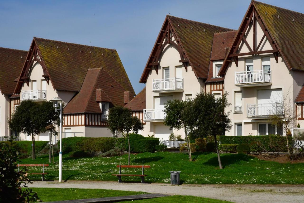 Appartement Au Pied De La Plage - Balcon - Parking Курсёль-сюр-Мер Экстерьер фото